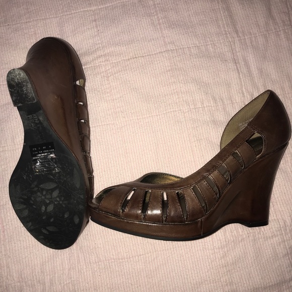Kenneth Cole Reaction brown wedges - Sz 8 - Picture 3 of 3